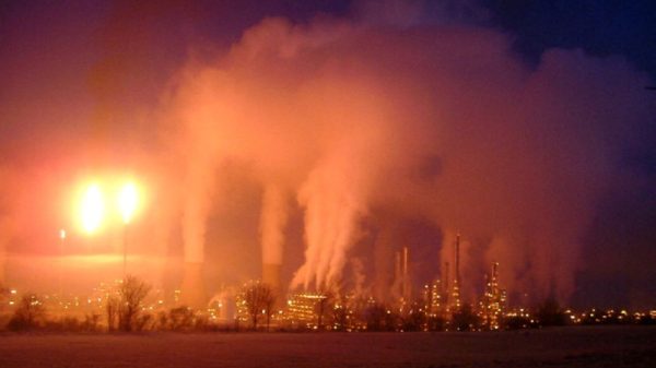 استقرار إنتاج وتصدير النفط في الكويت رغم حريق مصفاة الأحمدي يوم الجمعة الماضي