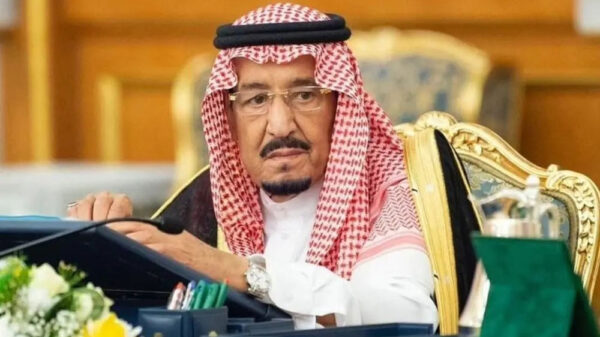 تقليص إجازات عيدي الفطر والأضحى في السعودية لخمس أيام حد أقصى .. قرار مجلس الوزراء وتأثيره على العمل والمجتمع