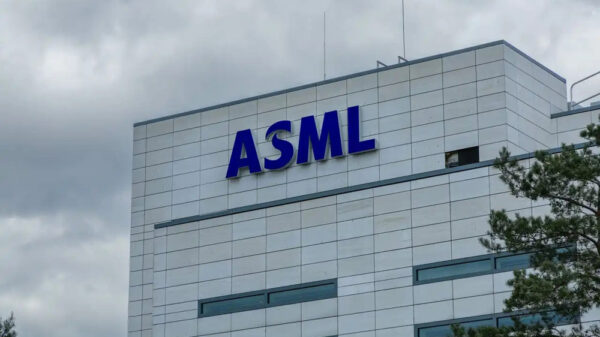 Chip Market Shaken by ASML’s Sales Forecast and U.S. Export Worries