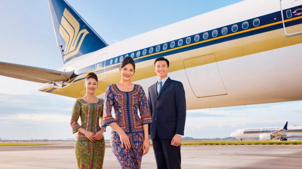 Singapore Airlines Faces Profit Slump: Shares Drop 6% in Competitive Market