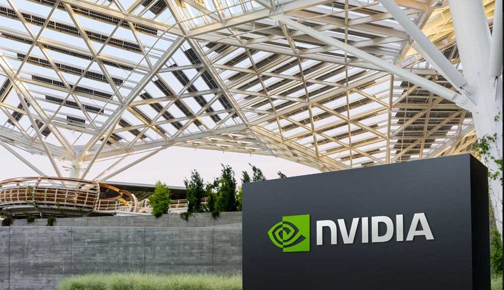 Asian Chip Stocks Tumble as Nvidia’s Growth Eases from Record Highs