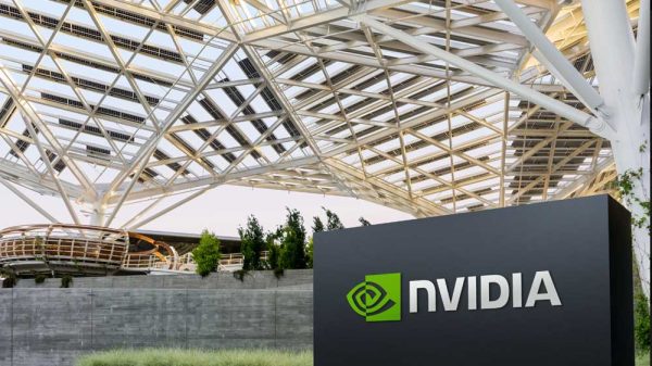 Asian Chip Stocks Tumble as Nvidia’s Growth Eases from Record Highs