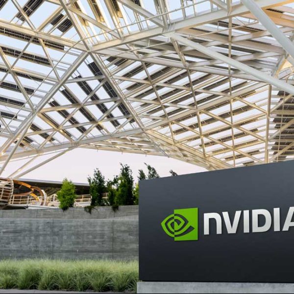 Asian Chip Stocks Tumble as Nvidia’s Growth Eases from Record Highs