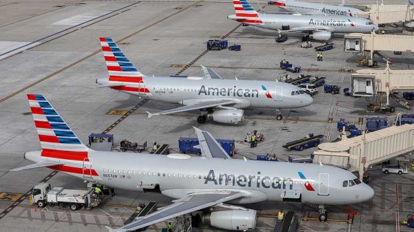 Technical Problem Temporarily Grounds American Airlines Flights