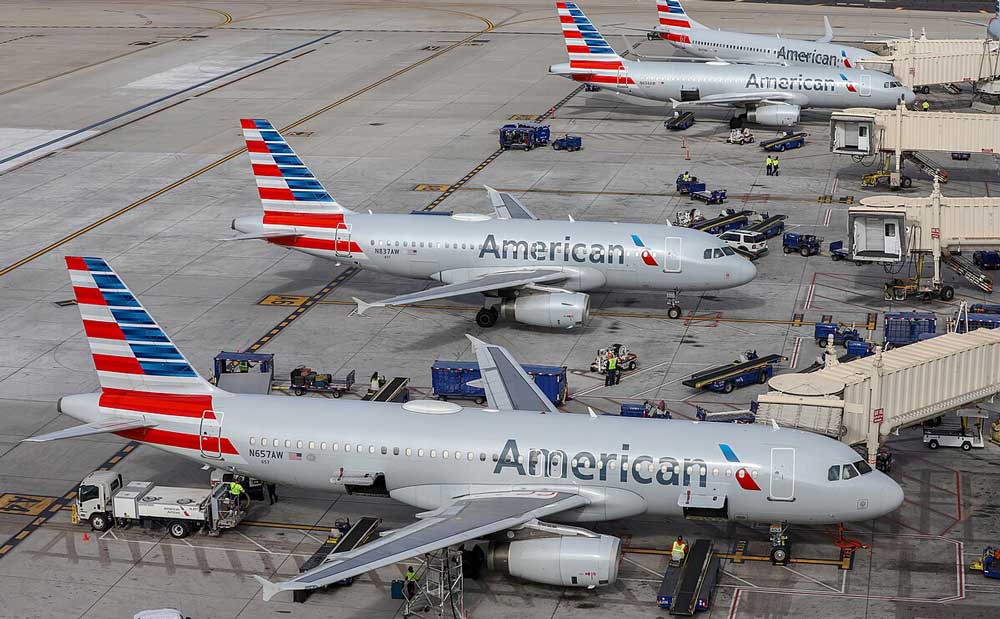 Technical Problem Temporarily Grounds American Airlines Flights