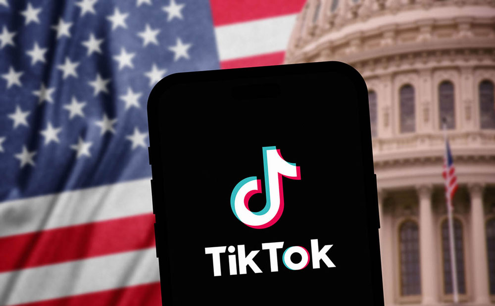 Lawmakers Push Apple and Google to Remove TikTok from App Stores