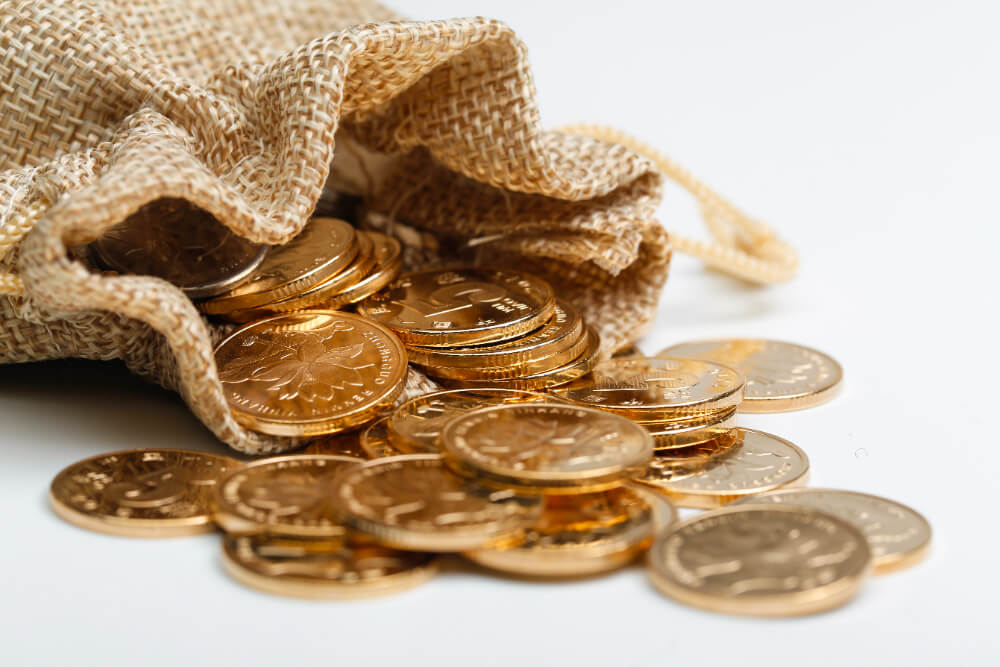 الذهب يحقق مكاسب وسط أجواء الشرق الأوسط المتوترة .. الأونصة بـ 3400$