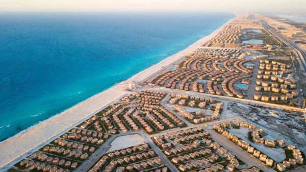 الساحل الشمالي في مصر يجذب الاستثمارات القطرية .. مشروع بـ3.5 مليار دولار قيد التفاوض