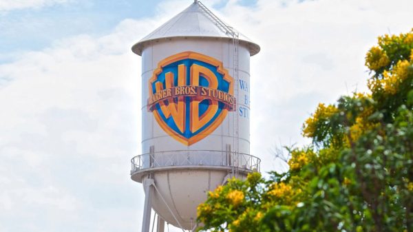 Warner Bros. on the Auction Block .. Paramount, Netflix, and Comcast Battle for Control