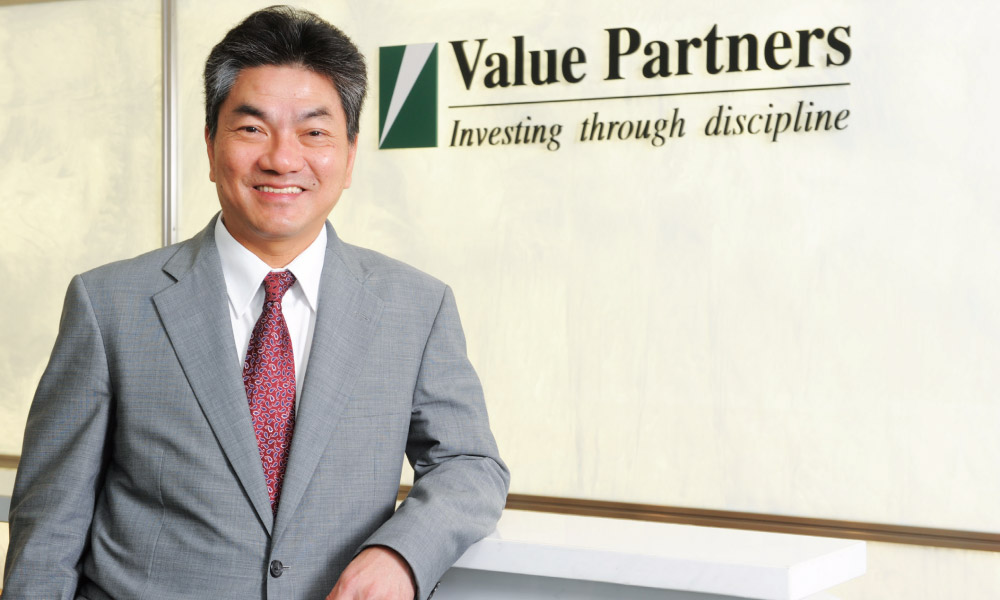 Hong Kong Tycoon Allocates 25% of His Wealth to Gold .. Here’s Why