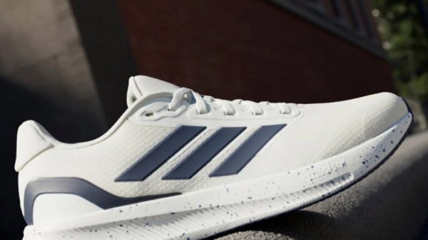 الأناقة في العصر الحديث: الدور المحوري لمنتجات أديداس في صياغة تجربة التسوق اليومية واتجاهات الموضة