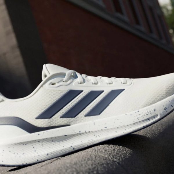 الأناقة في العصر الحديث: الدور المحوري لمنتجات أديداس في صياغة تجربة التسوق اليومية واتجاهات الموضة