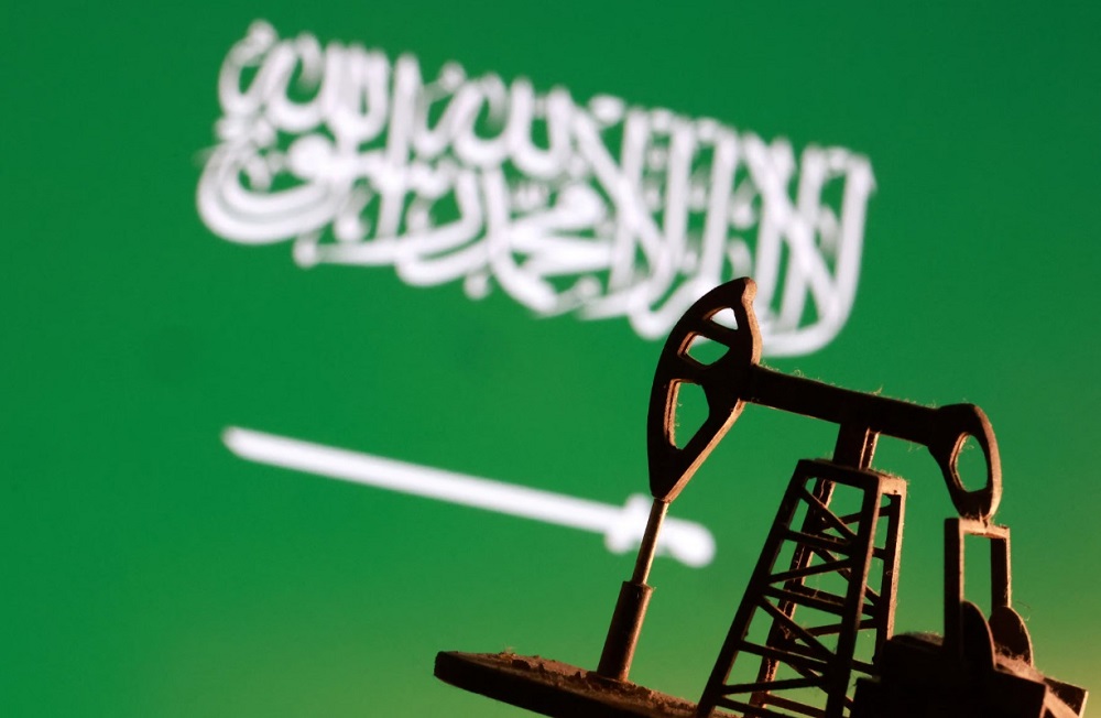 السعودية تنقل النفط بعيدًا عن هرمز .. 7 ملايين برميل يوميًا عبر خط شرق-غرب